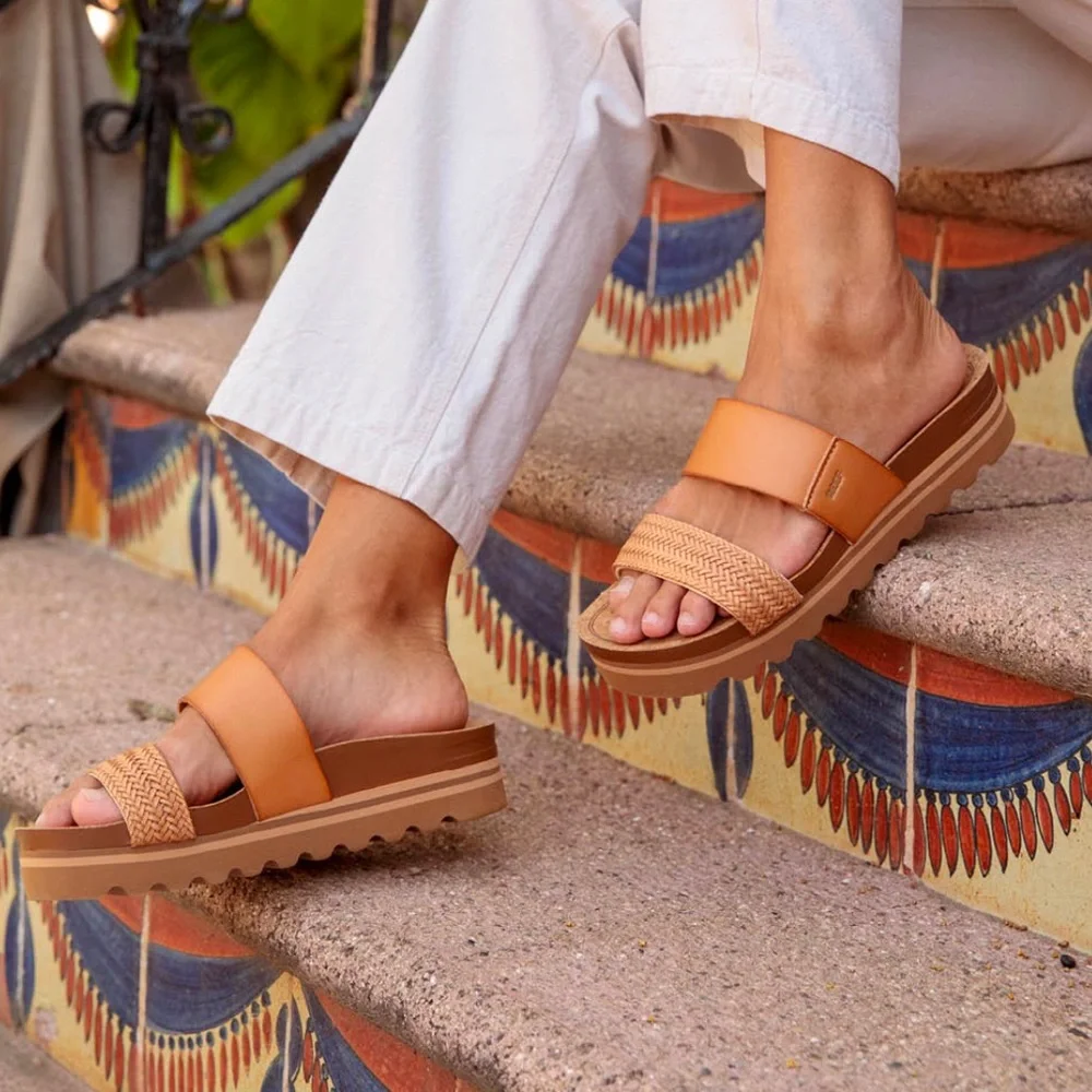 Reef Women's Tan Sandals - Picture 5 of 16